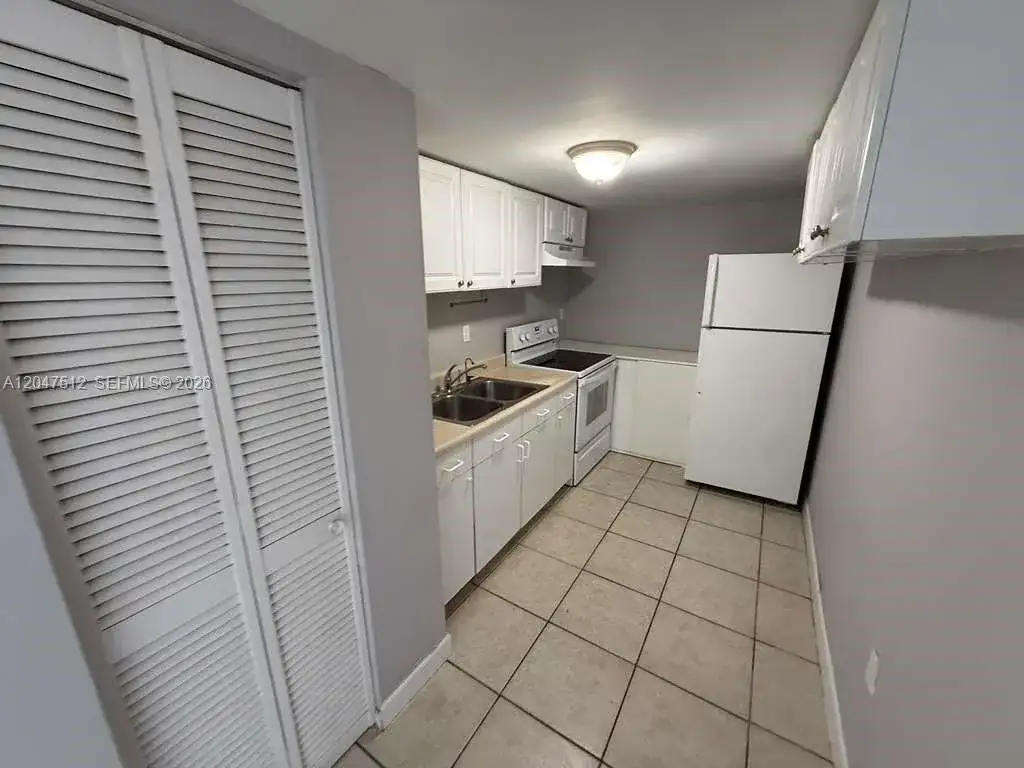 6950 W 6th Ave # 509, Hialeah FL 33014 photo 3