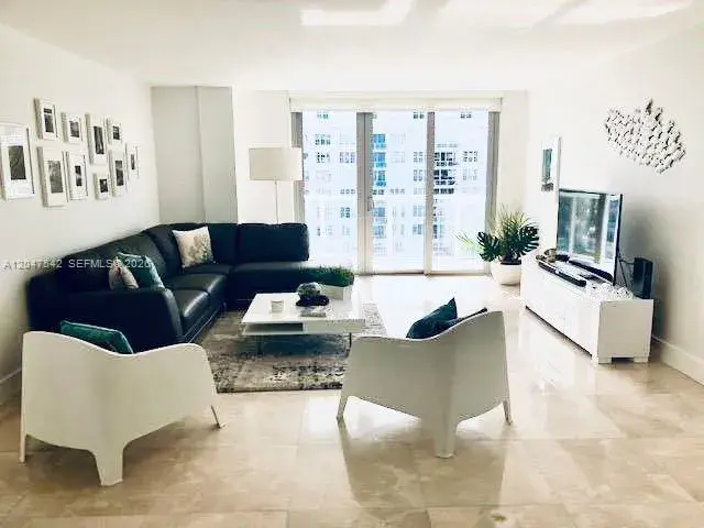 5701 Collins Ave # 1415, Miami Beach FL 33140