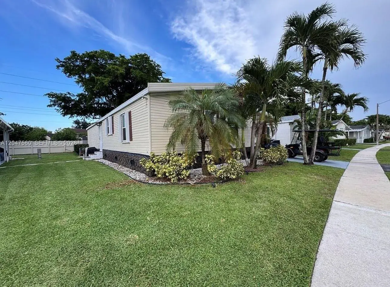 1196 SW 112th way, Davie FL 33325