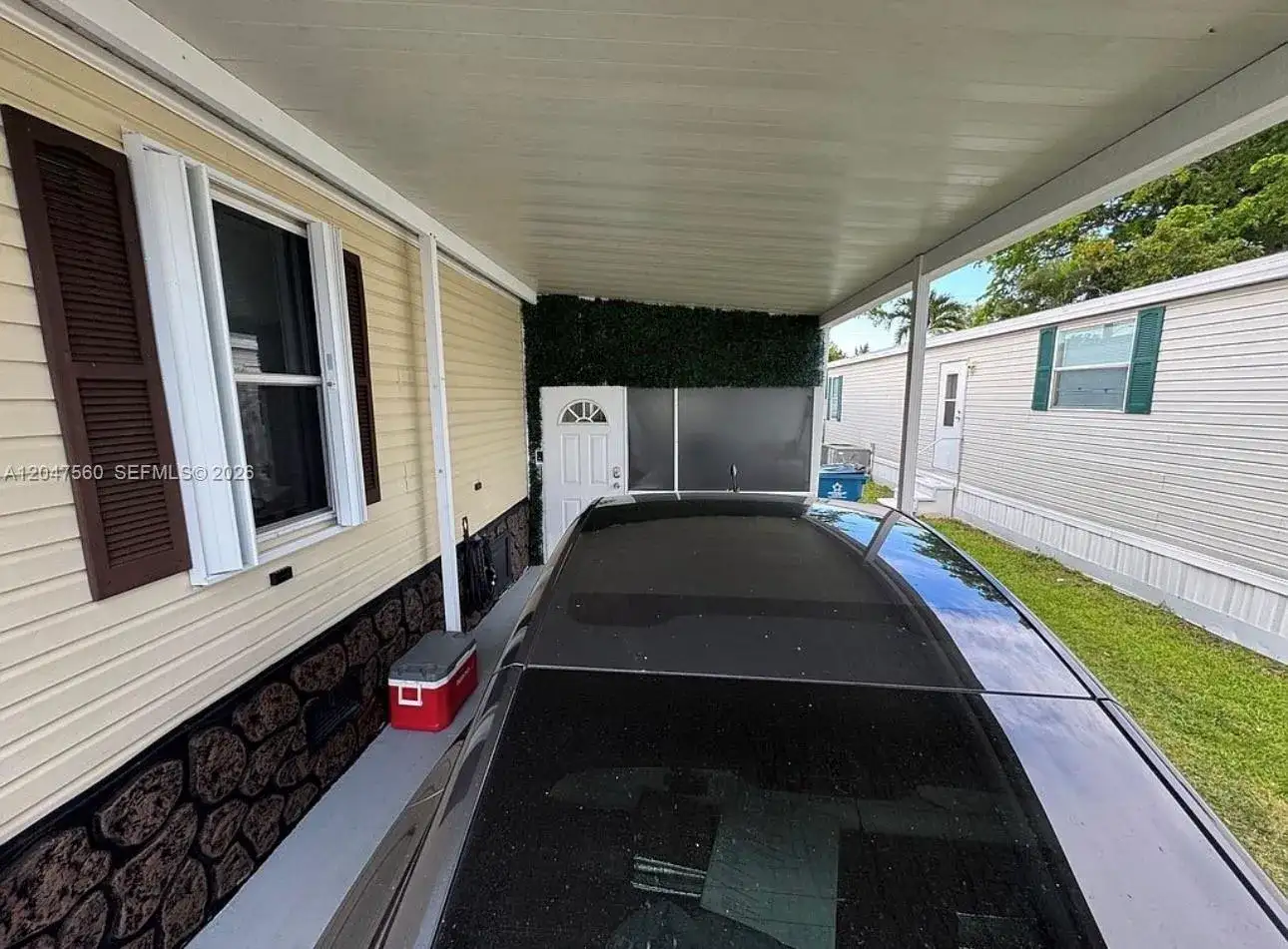 1196 SW 112th way, Davie FL 33325 photo 5