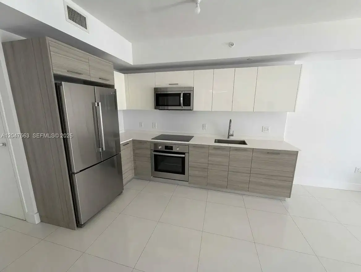 1300 Brickell Bay Dr # 1110, Miami FL 33131 photo 3