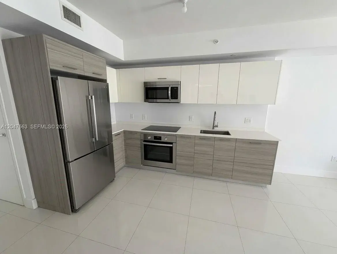 1300 Brickell Bay Dr # 1110, Miami FL 33131
