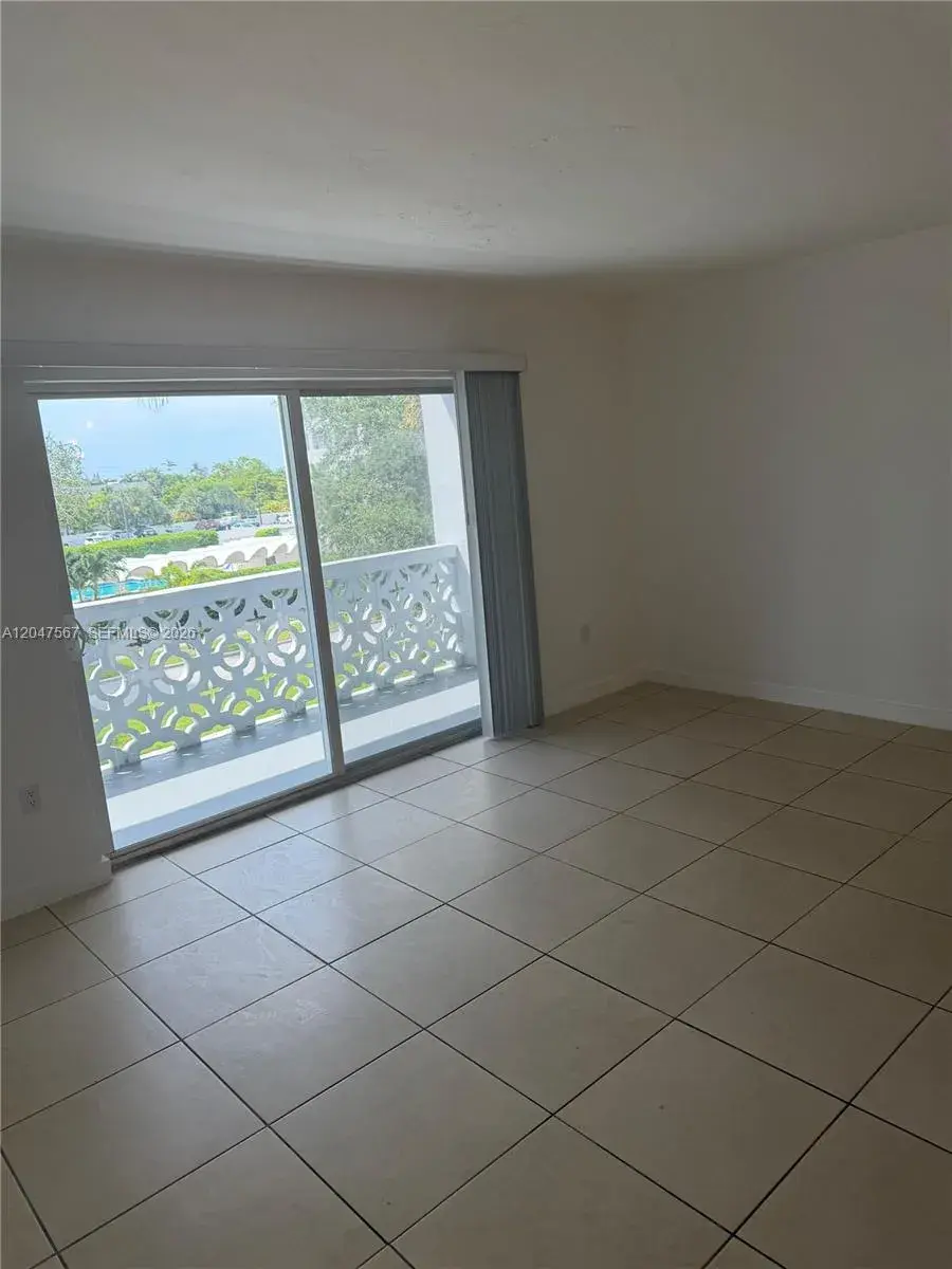 2005 Sans Souci Blvd # 305, North Miami FL 33181
