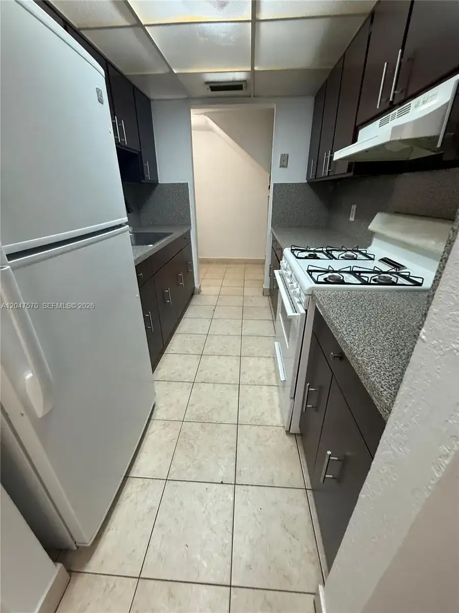 1305 W 53rd St # 406, Hialeah FL 33012 photo 2