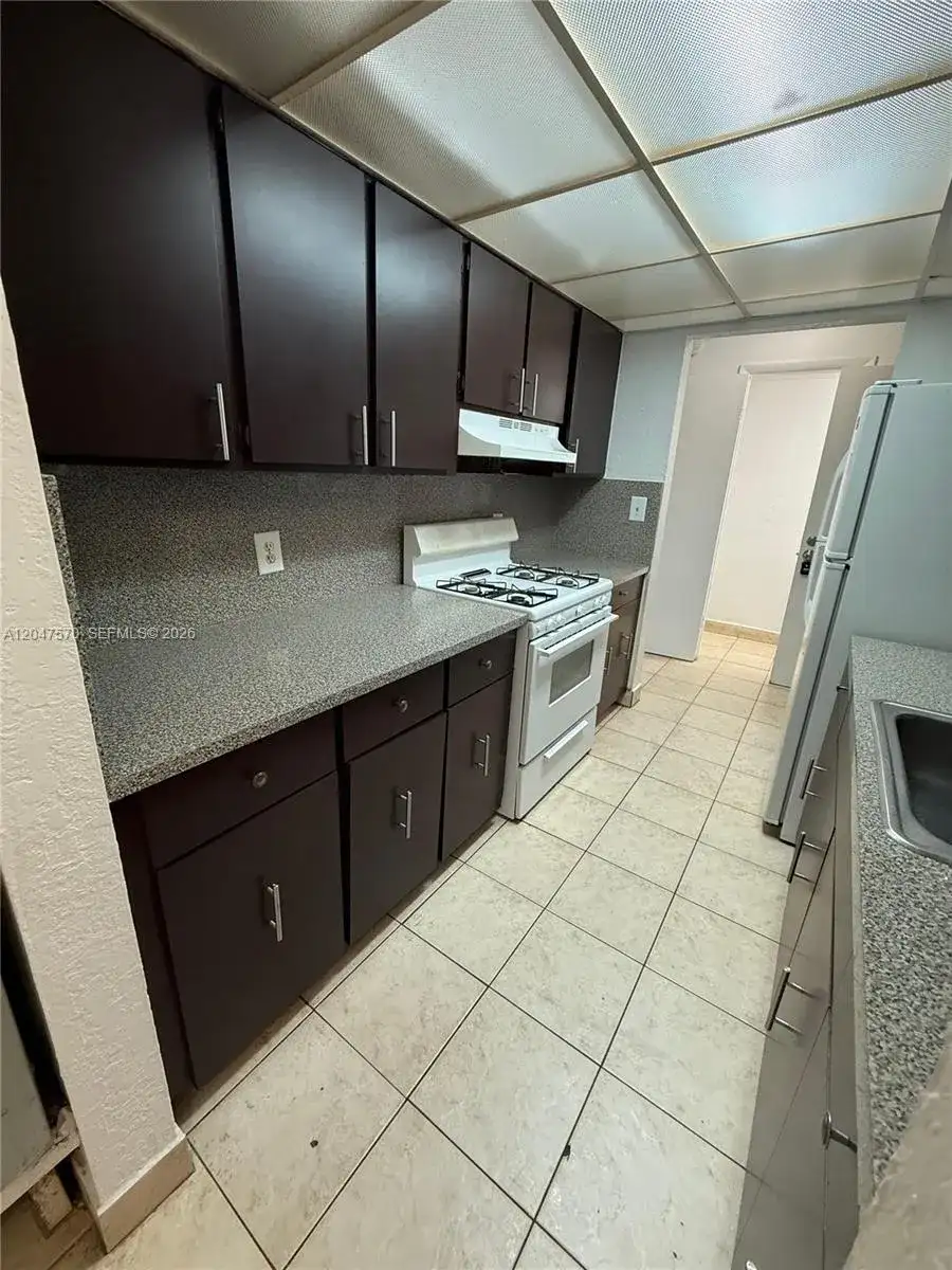 1305 W 53rd St # 406, Hialeah FL 33012 photo 3