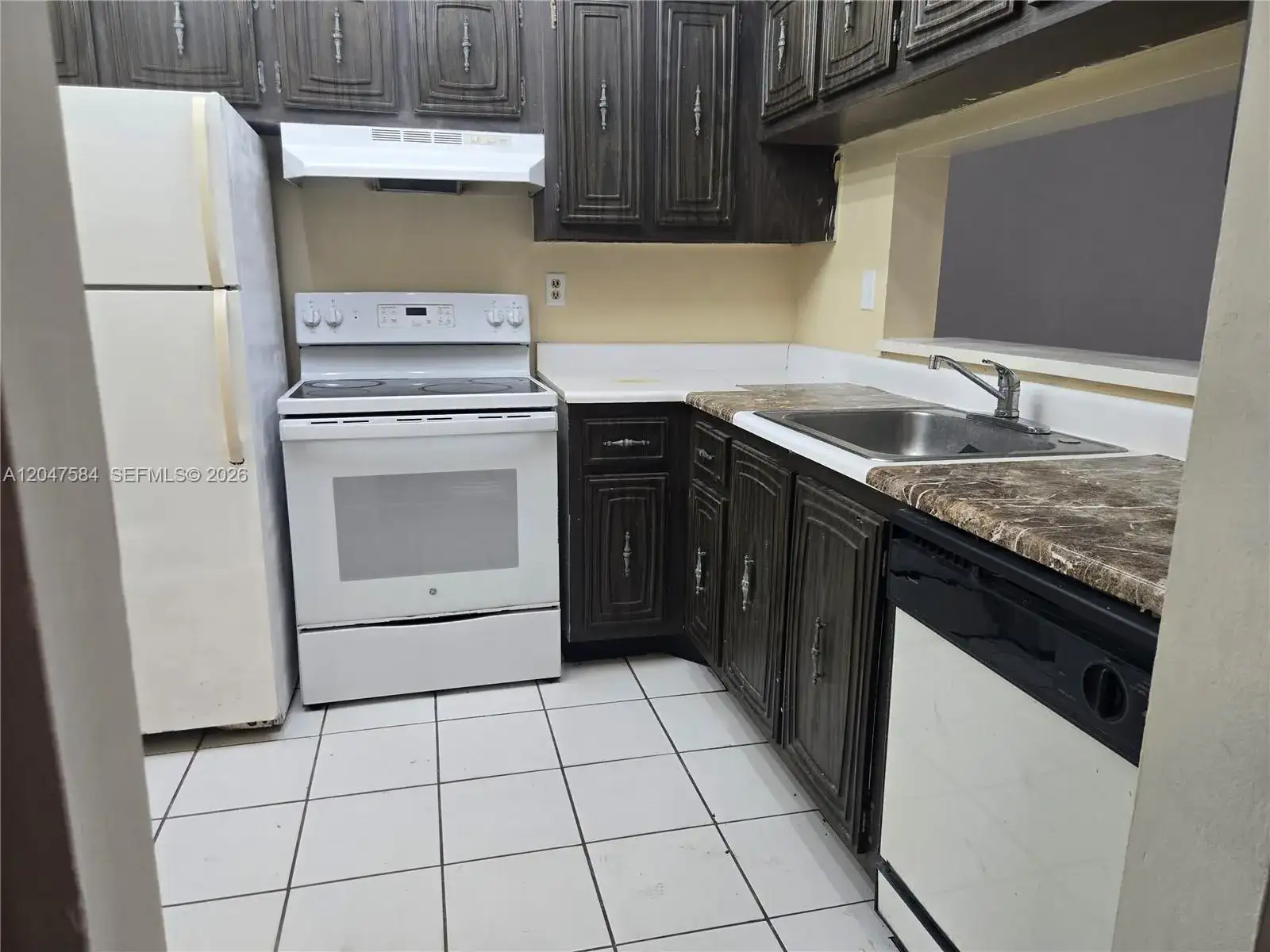 482 NW 165th St Rd # 505, Miami FL 33169 photo 2