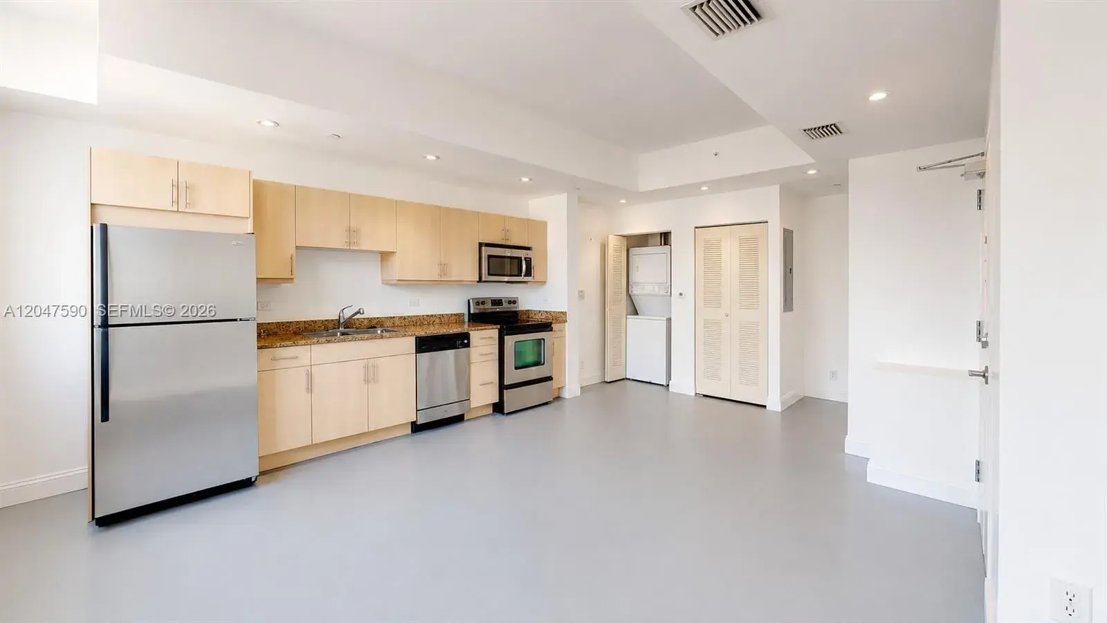 1 bedroom 1 bath Residential for sale at 111 E Flagler St # 810, Miami FL 33131