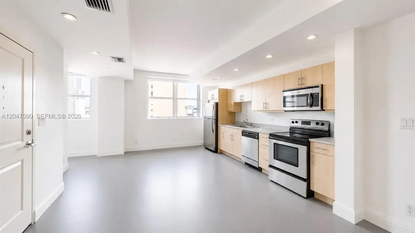 111 E Flagler St # 810, Miami FL 33131 photo 2