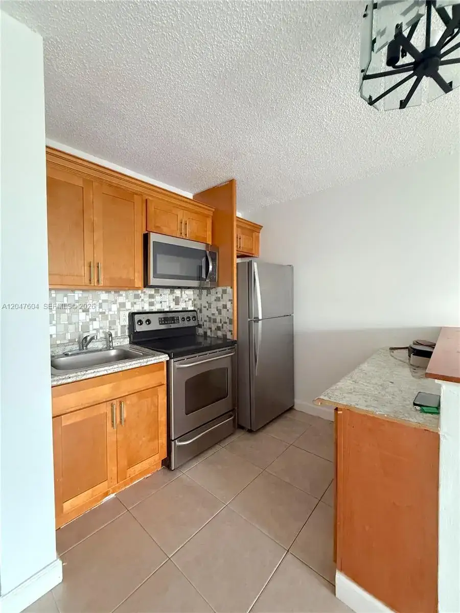 8260 SW 210th St # 315, Cutler Bay FL 33189