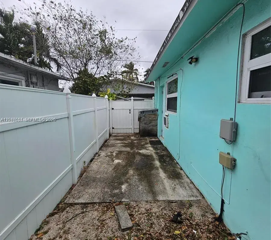 915 SW 16th St # 2, Fort Lauderdale FL 33315