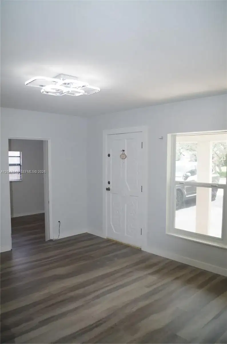 5465 N Andrews Ave, Oakland Park FL 33309 photo 3