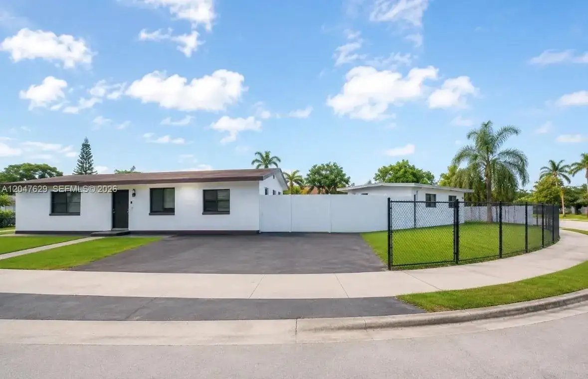 10955 SW 223rd St, Miami FL 33170 photo 2
