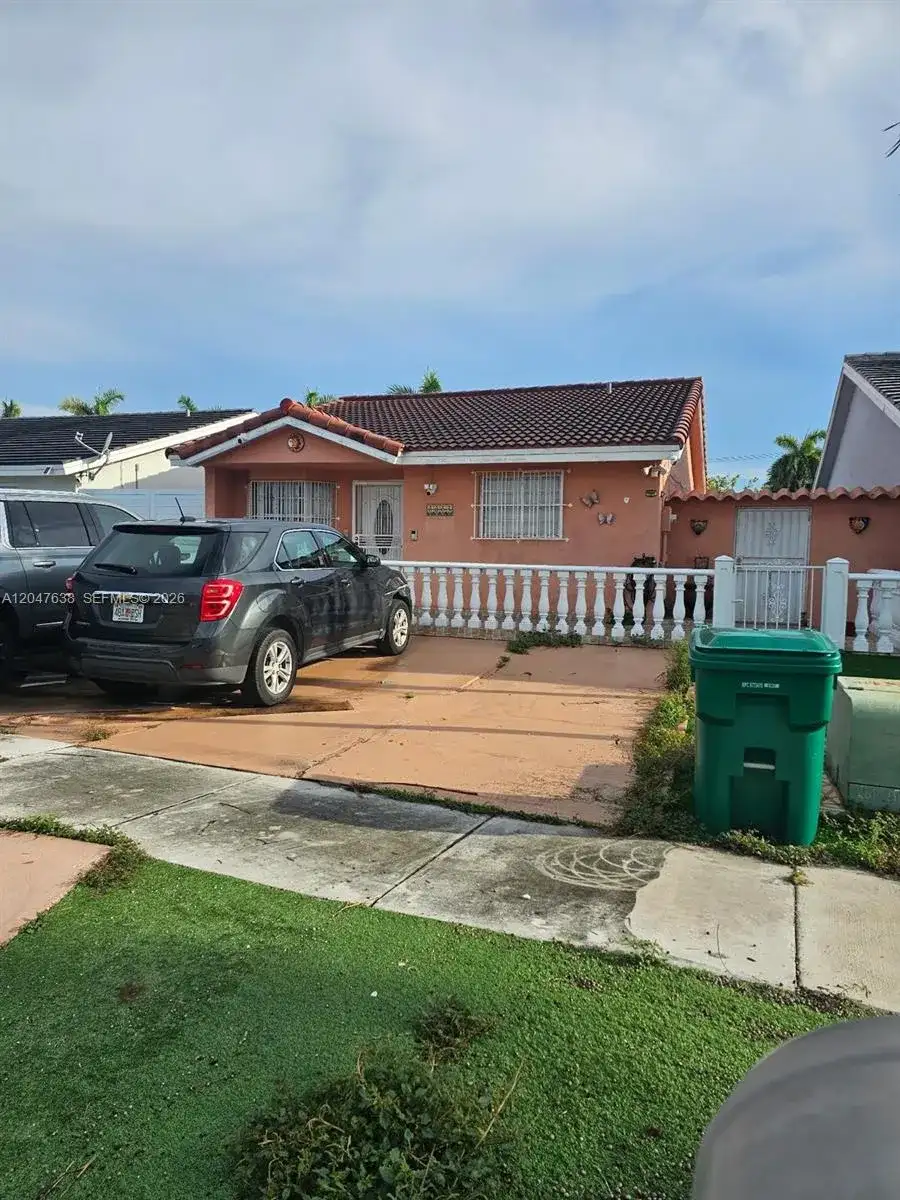 8805 NW 113th St, Hialeah Gardens FL 33018 photo 3