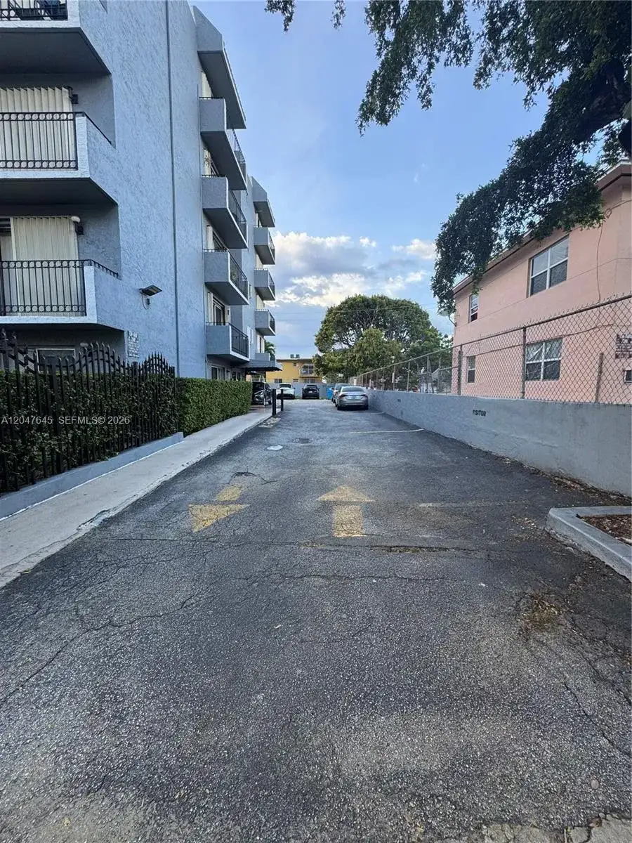 1933 SW 7th St # 504, Miami FL 33135 photo 4