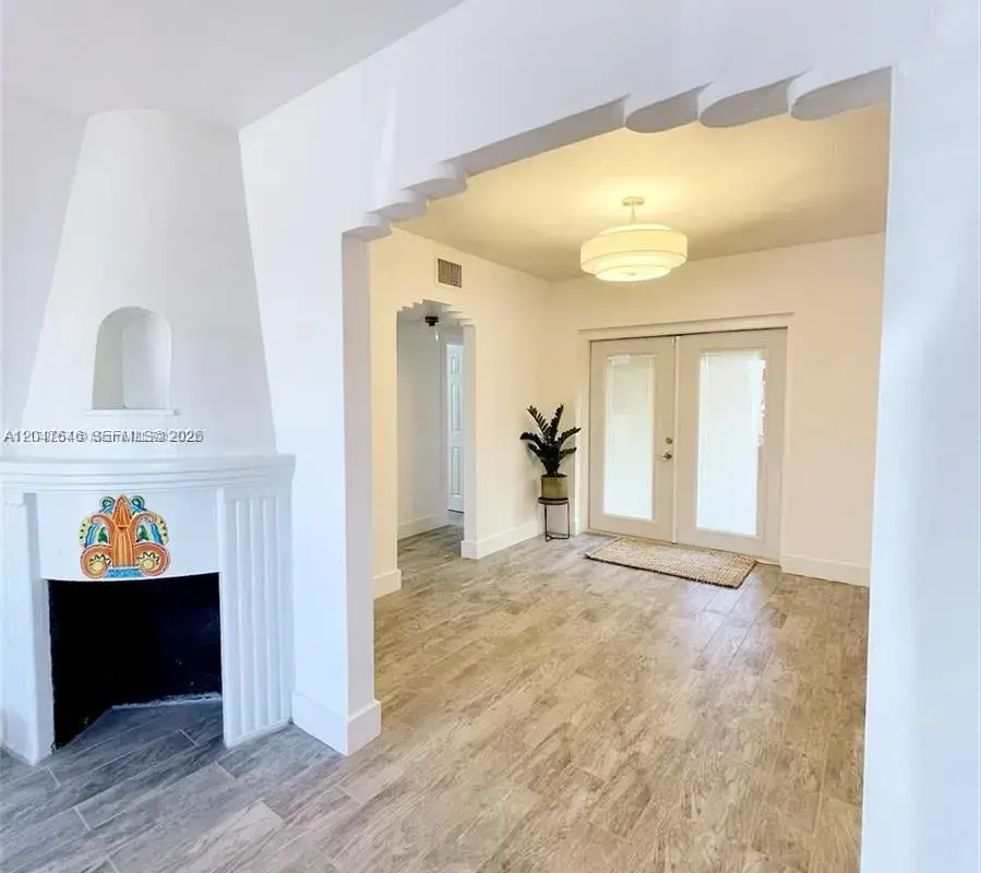 1040 Lenox Ave # 1040, Miami Beach FL 33139