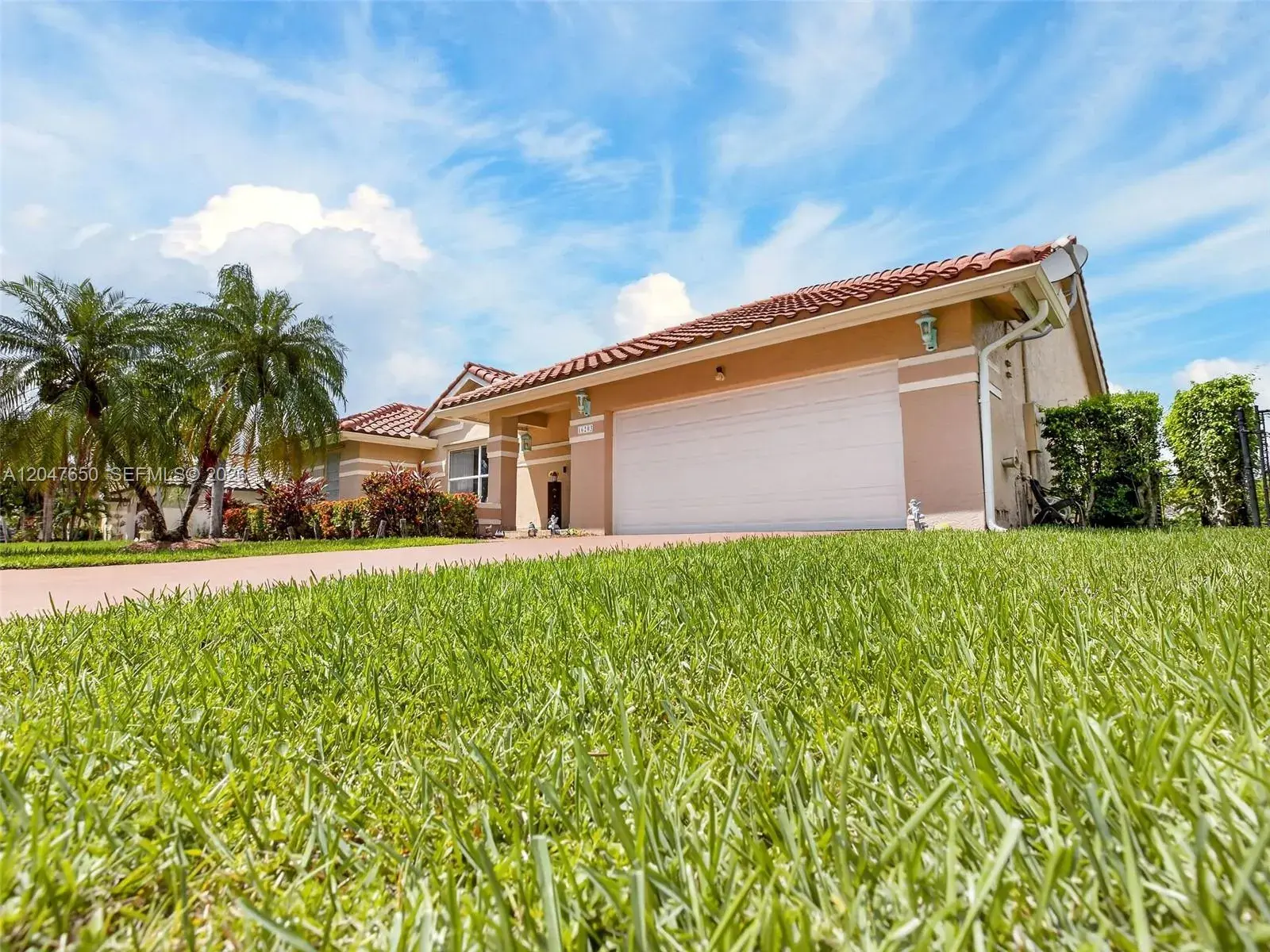 16203 NW 8th Dr, Pembroke Pines FL 33028