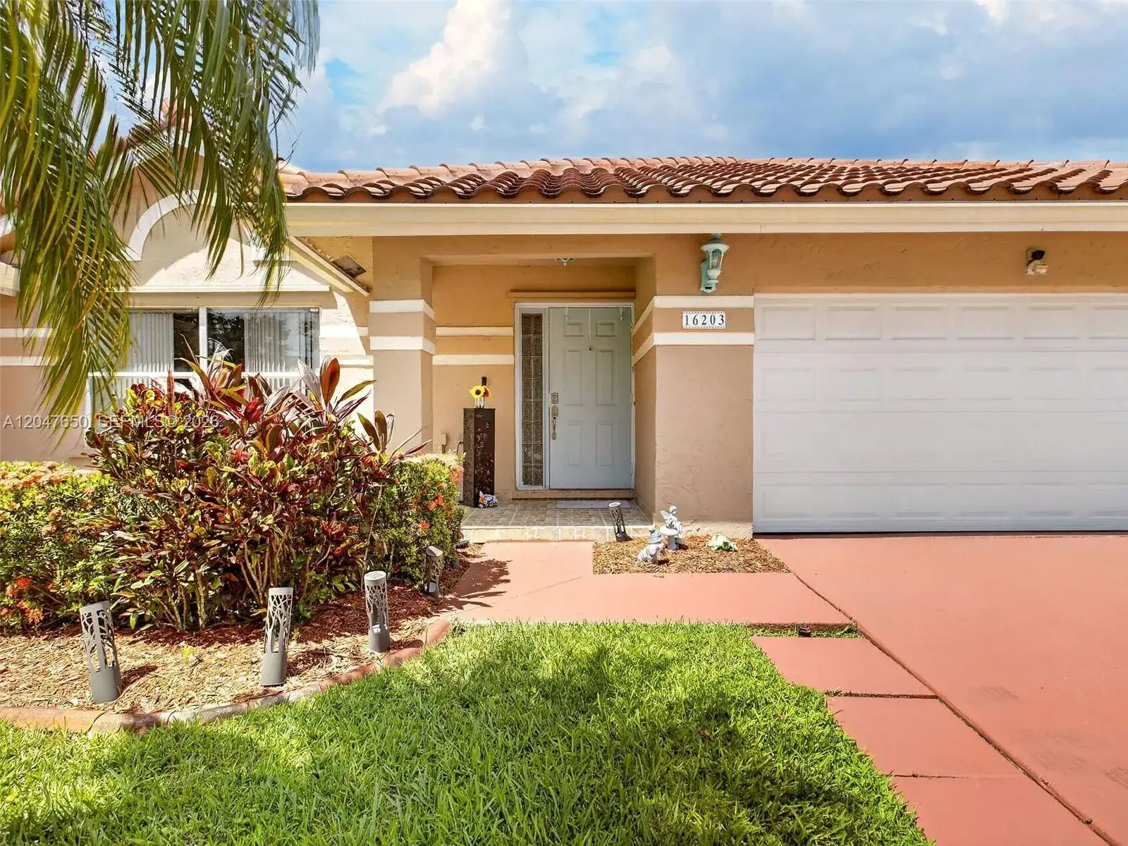 16203 NW 8th Dr, Pembroke Pines FL 33028 photo 3