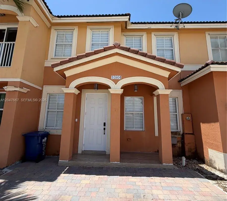 10904 SW 240th Ln, Homestead FL 33032
