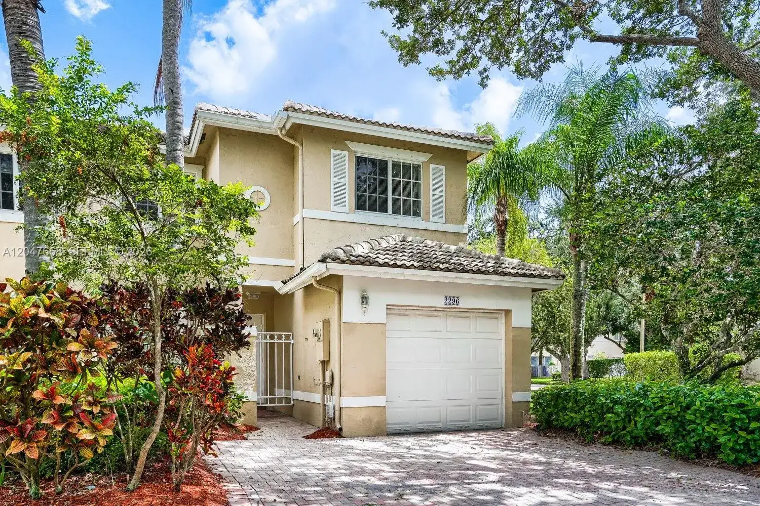 2296 NW 170th Ave, Pembroke Pines FL 33028 photo 2