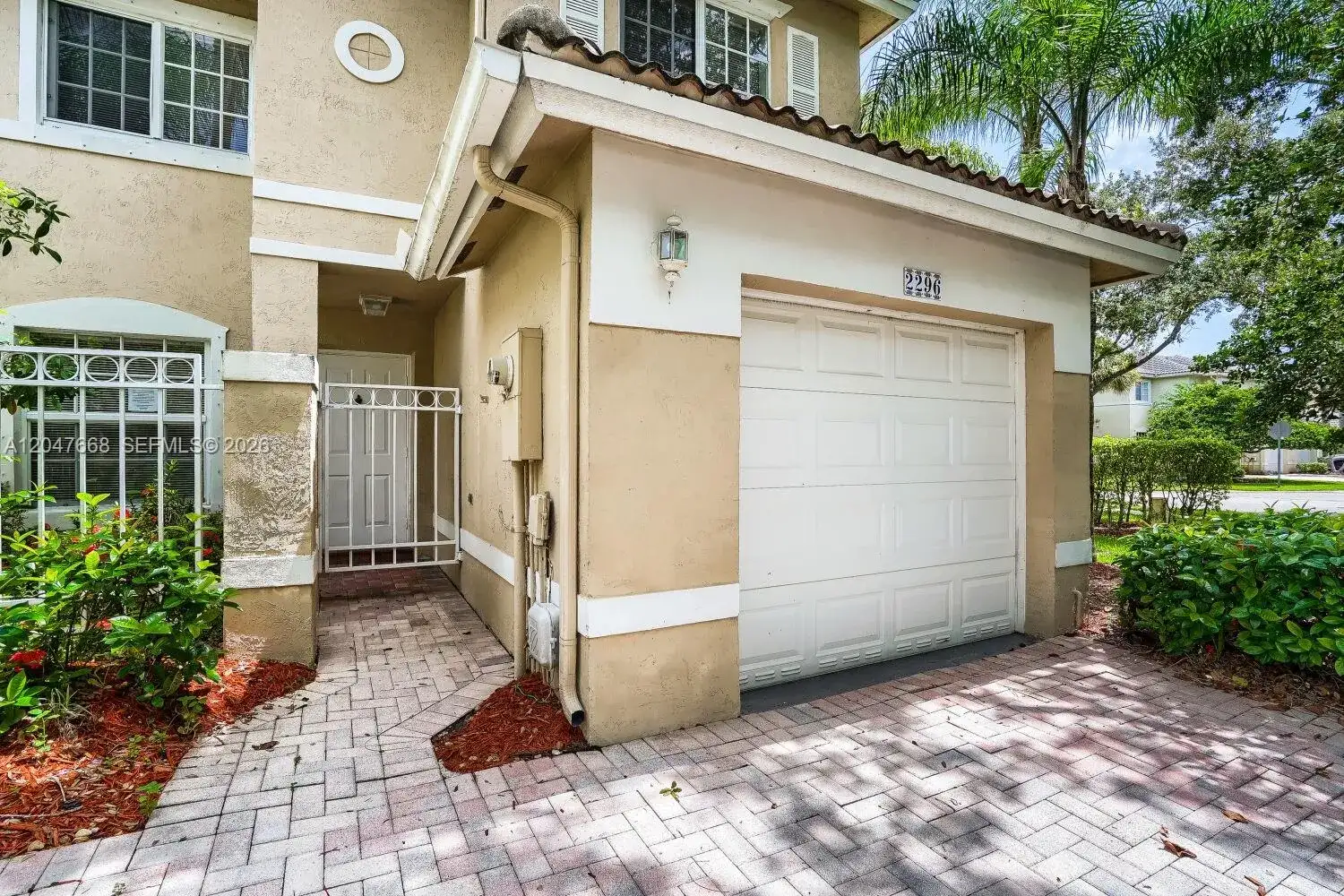 2296 NW 170th Ave, Pembroke Pines FL 33028 photo 3
