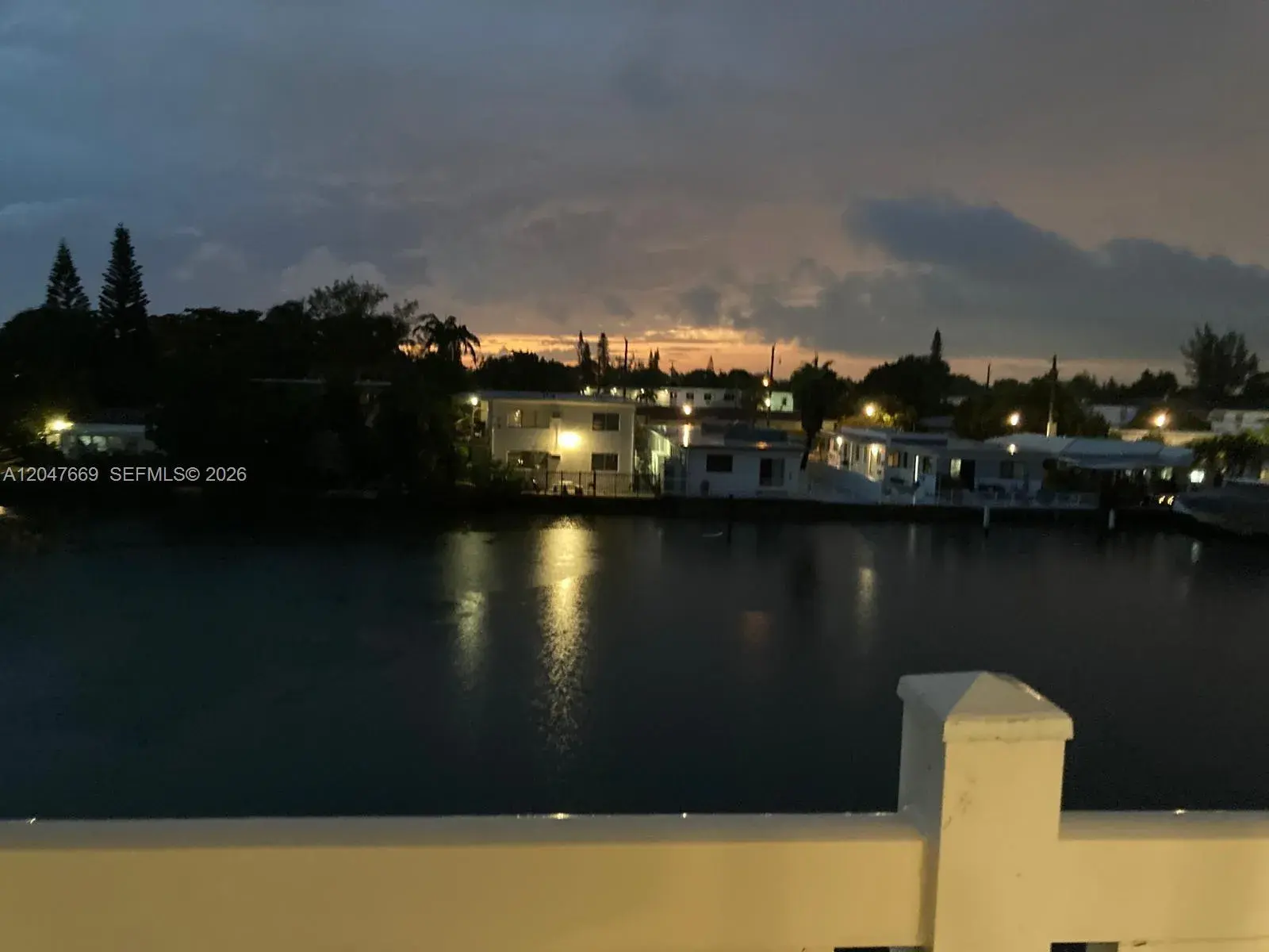 7900 Tatum Waterway Dr # 305, Miami Beach FL 33141