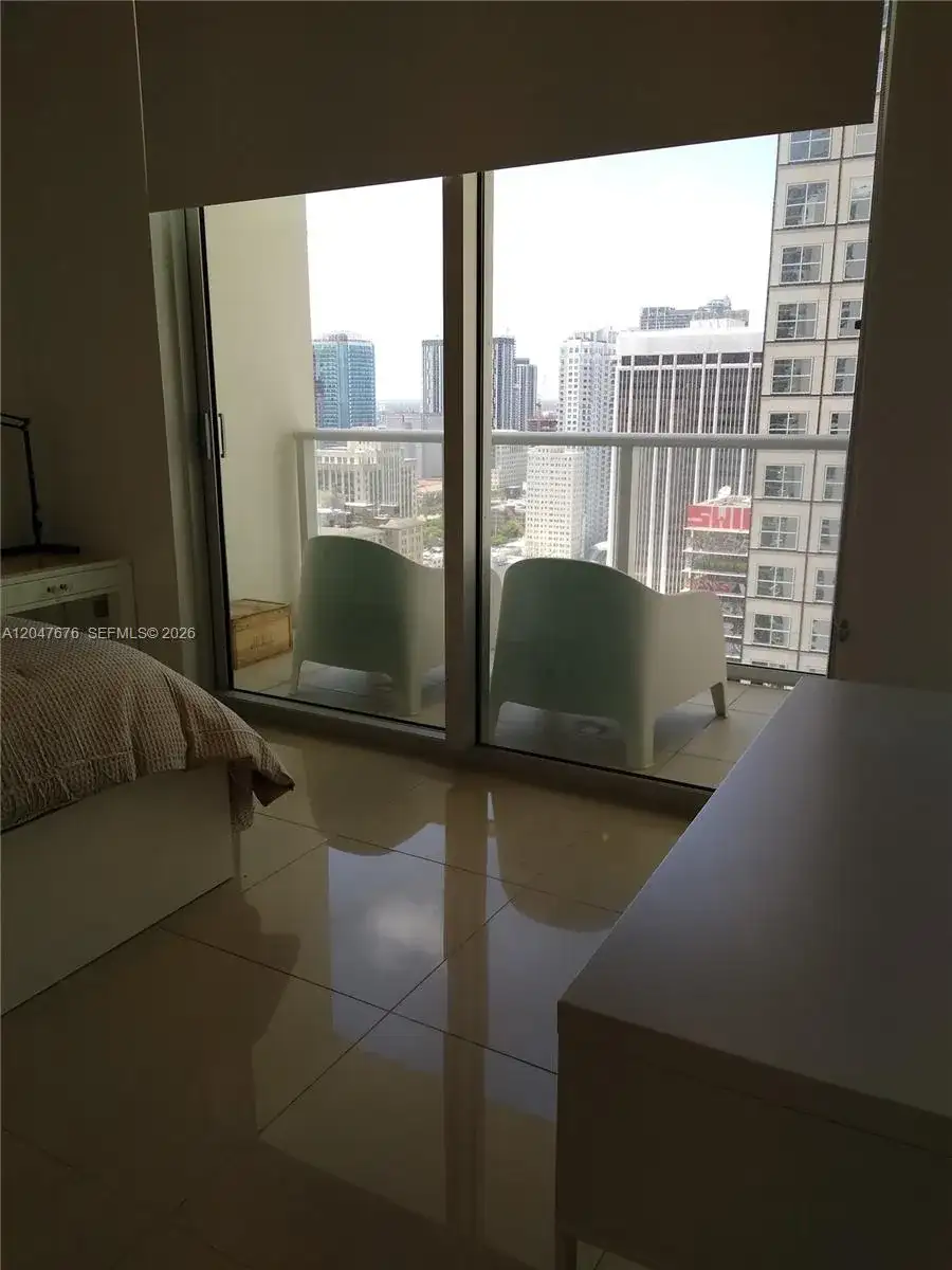 300 S Biscayne Blvd # 2905, Miami FL 33131 photo 5