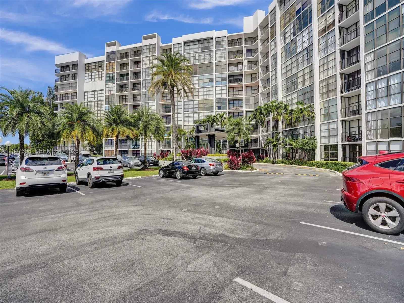 800 Parkview Dr # 131, Hallandale Beach FL 33009