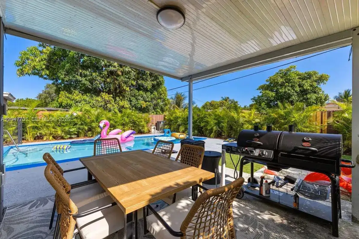 1240 NE 159th St, North Miami Beach FL 33162 photo 3