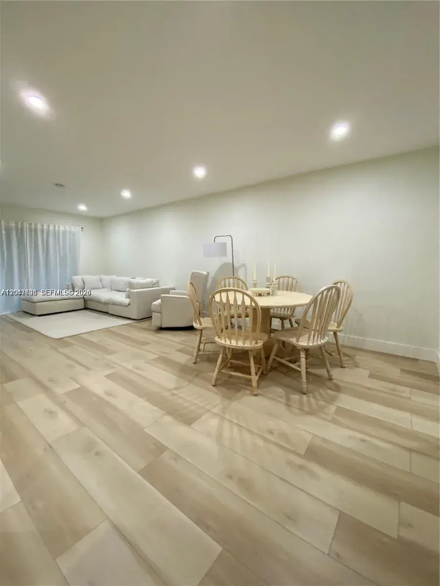 1200 Tallwood Ave # 302, Hollywood FL 33021