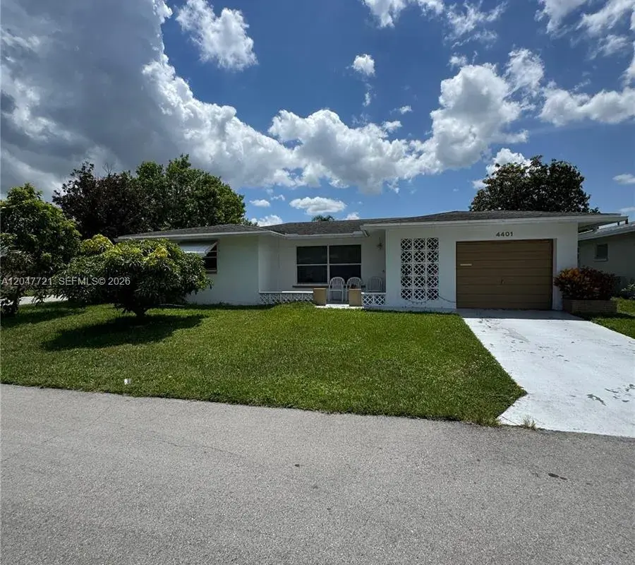 4401 NW 43rd Ter, Tamarac FL 33319