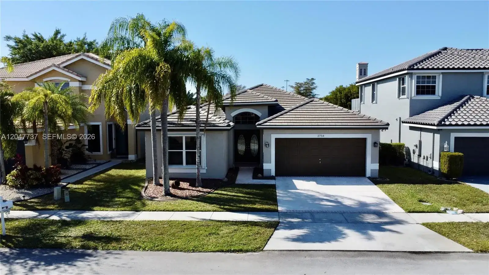 2754 SW 183rd Ave, Miramar FL 33029 photo 2