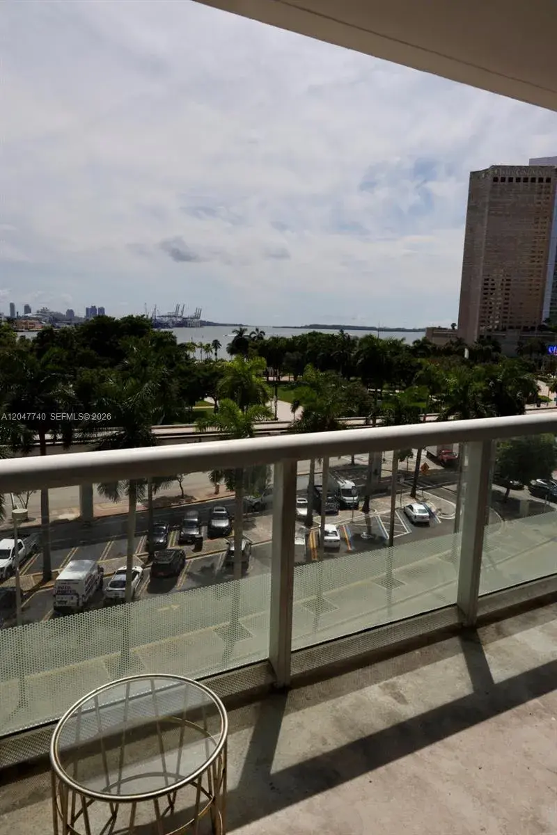 50 Biscayne Blvd # 606, Miami FL 33132