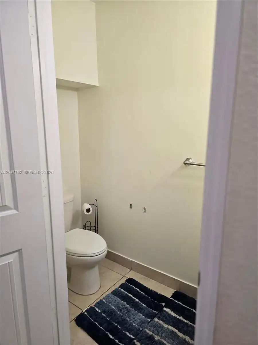 146 SW 7th Ct, Pompano Beach FL 33060 photo 4