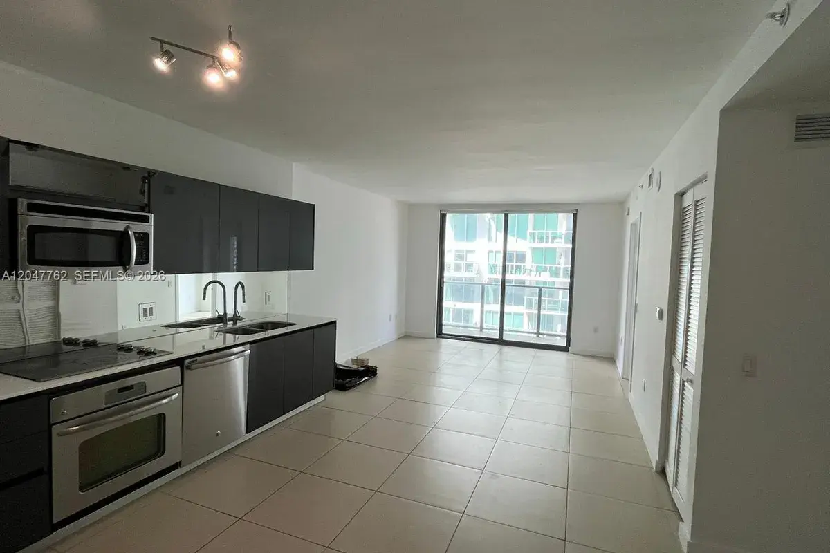 31 SE 6th St # 1004, Miami FL 33131