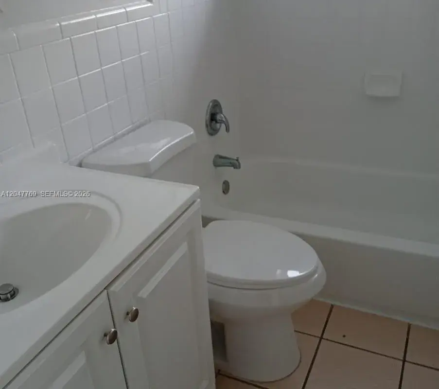 1420 NE 171st St # 2, North Miami Beach FL 33162