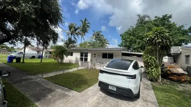3000 N 72nd Way, Hollywood FL 33024