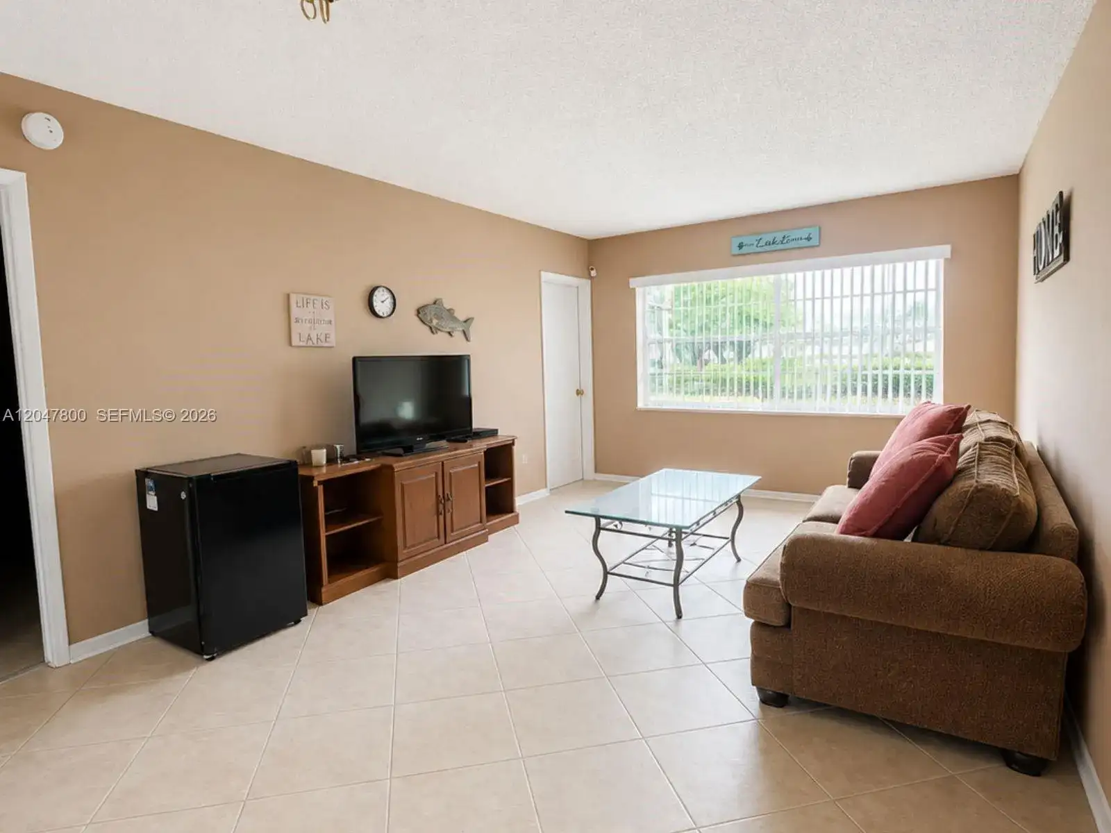 4700 NW 35th St # 411, Lauderdale Lakes FL 33319 photo 2