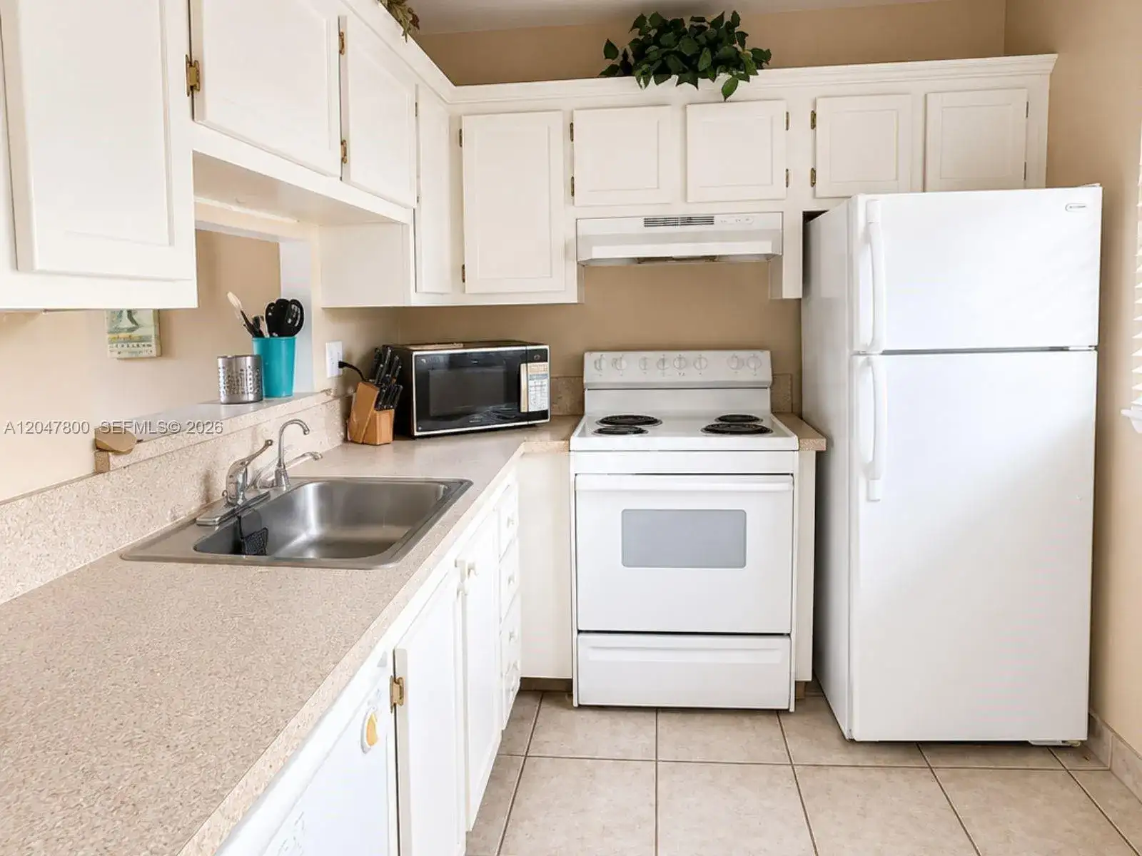 4700 NW 35th St # 411, Lauderdale Lakes FL 33319 photo 5
