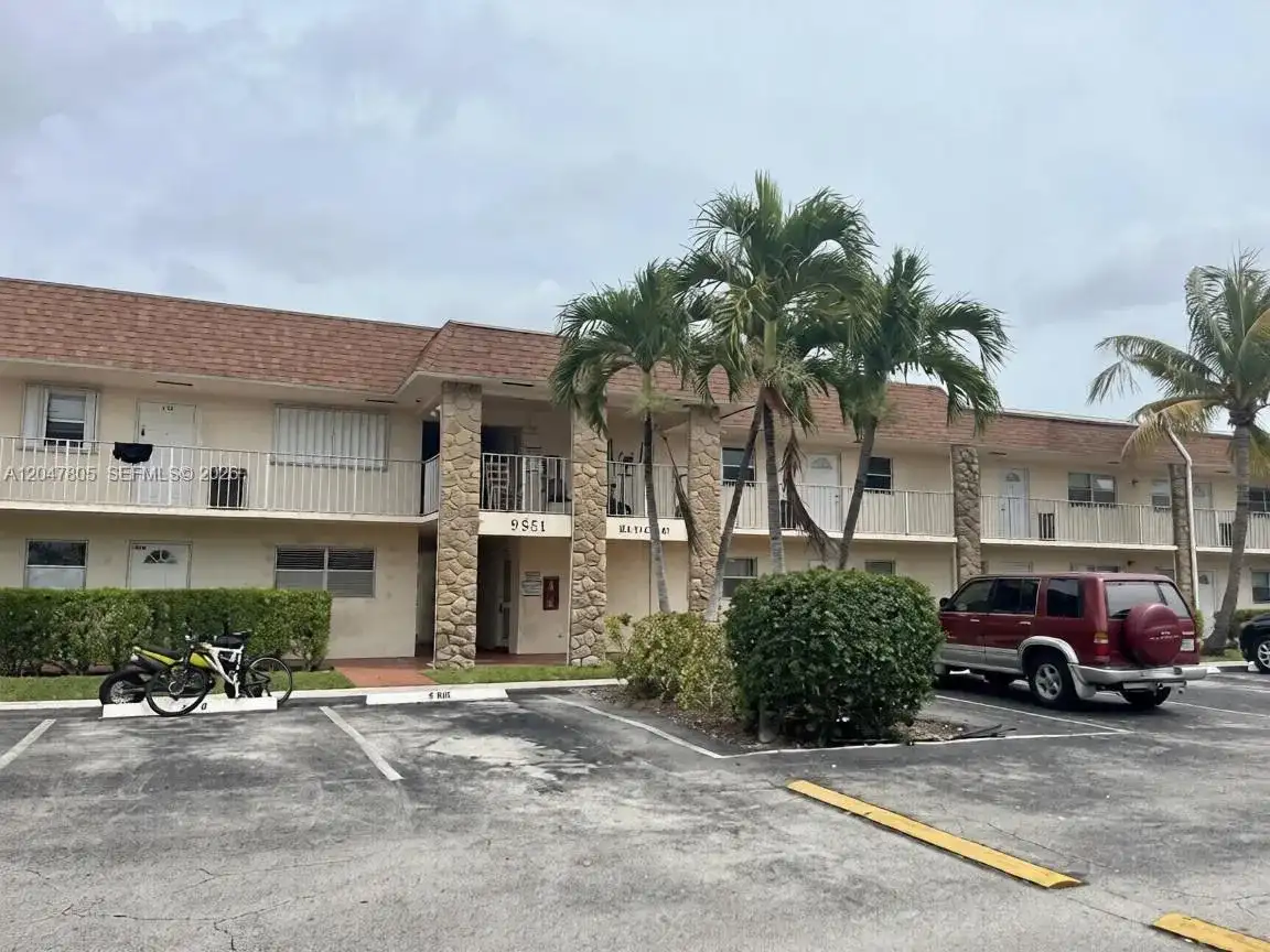 9851 Sandalfoot Blvd # 213, Boca Raton FL 33428