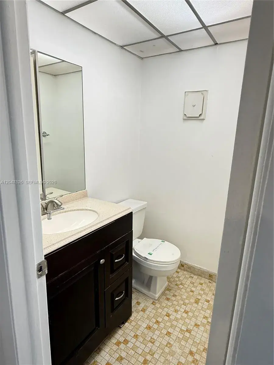 9367 Fontainebleau Blvd # G201, Miami FL 33172