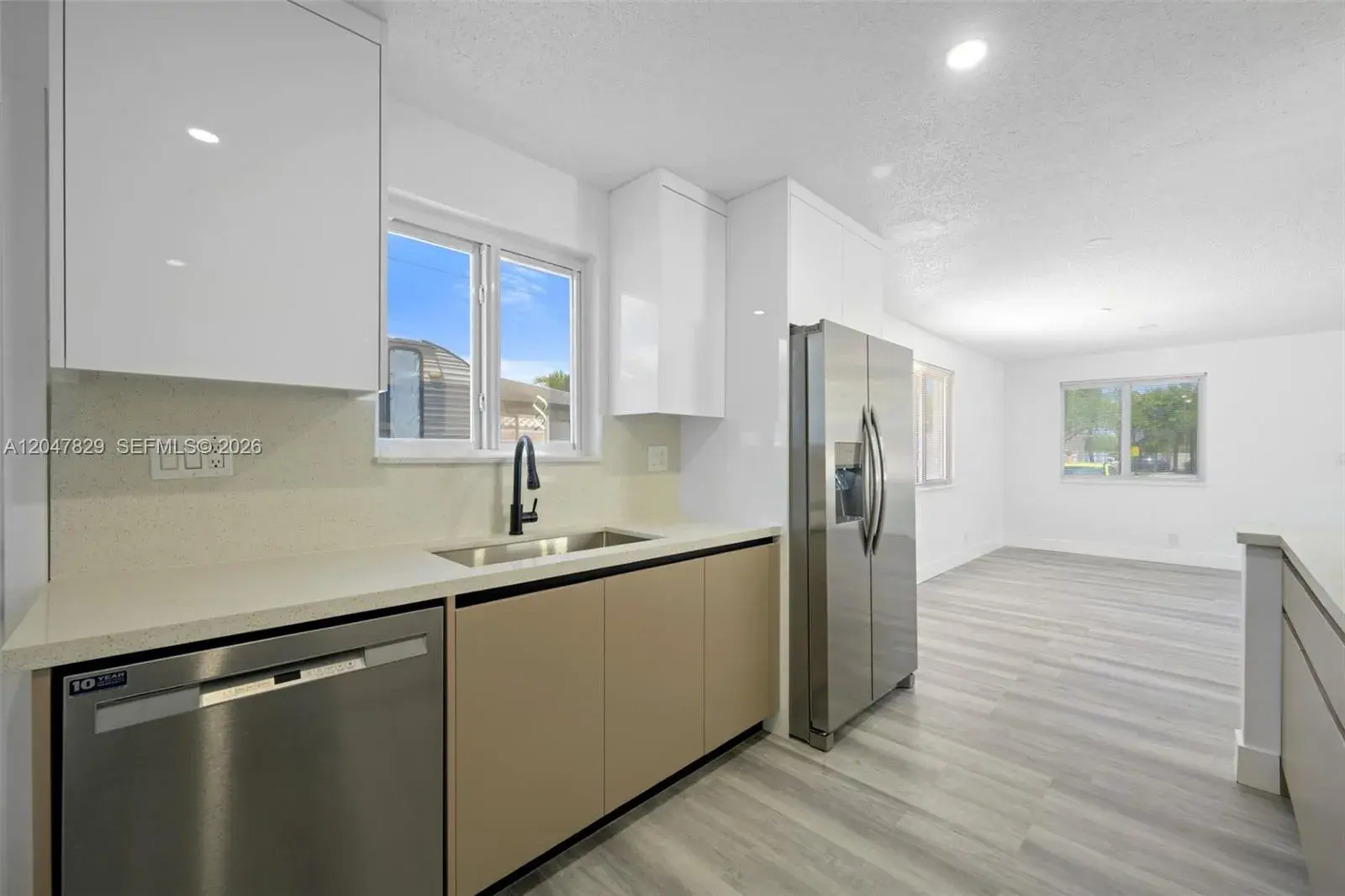 5580 Plunkett St, Hollywood FL 33021