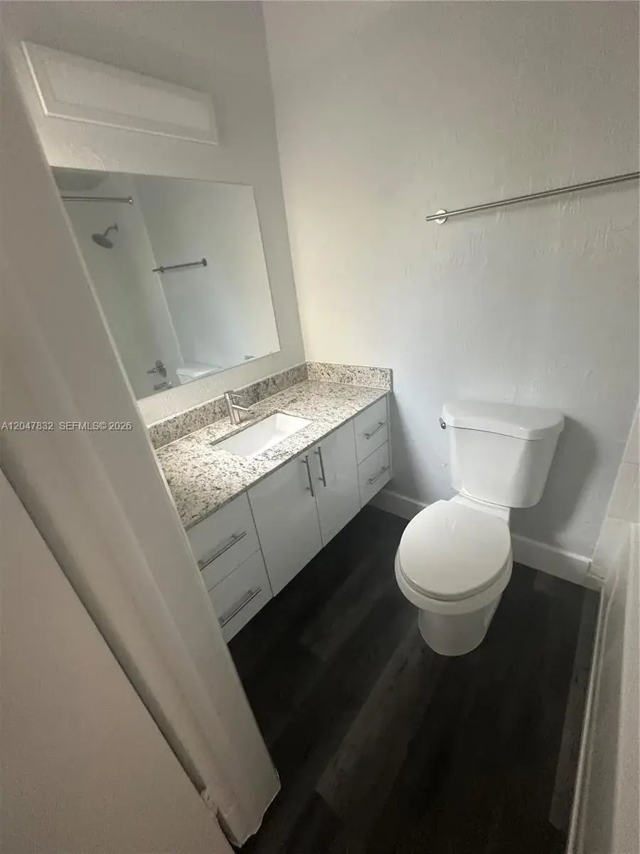 1208 Salzedo St # 7, Coral Gables FL 33134