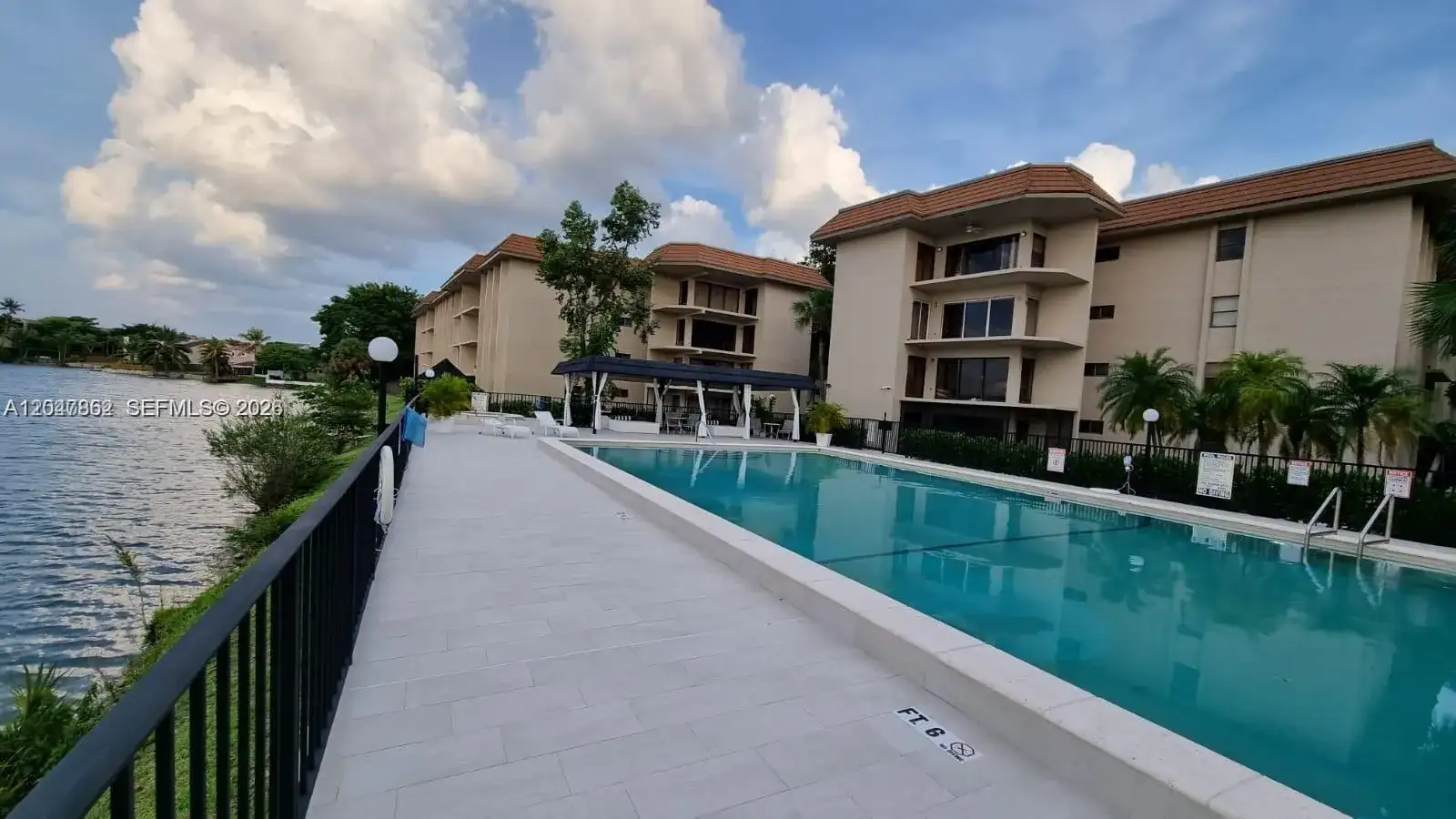 461 Ives Dairy Rd # 2, Miami FL 33179 photo 3