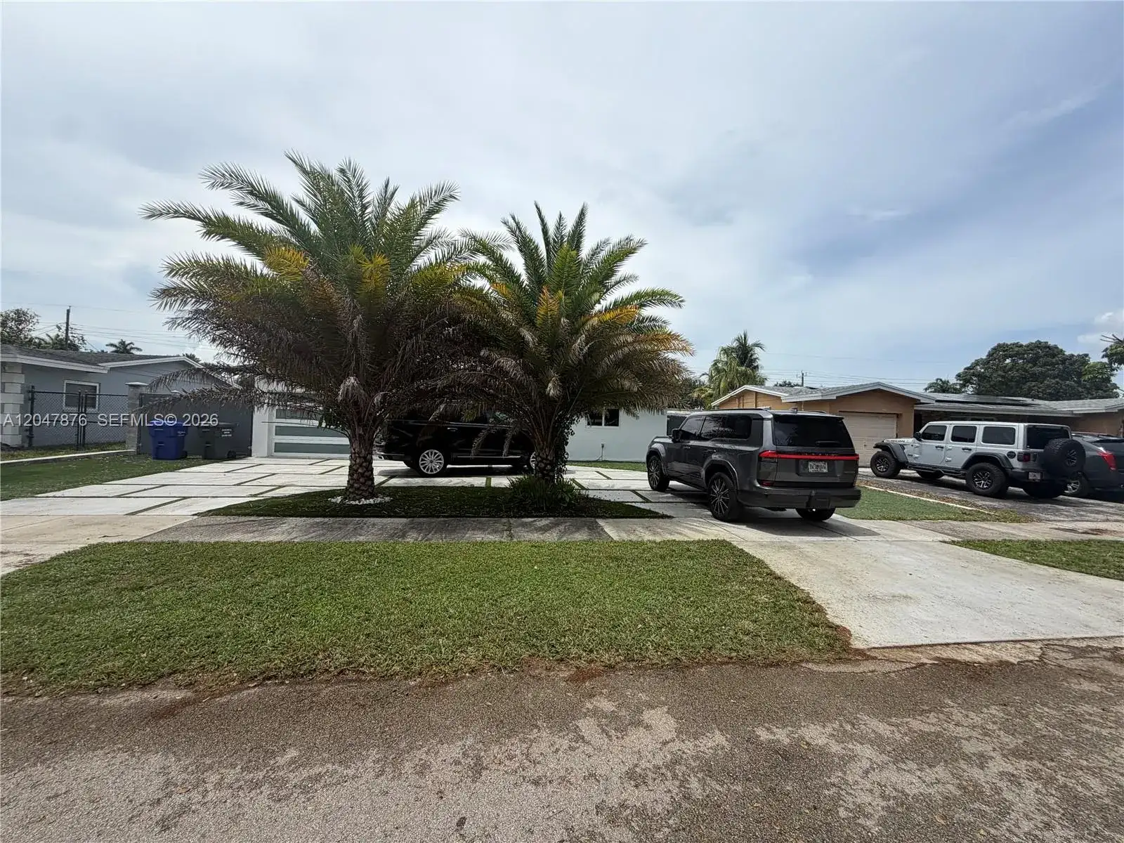 7525 Roosevelt St, Hollywood FL 33024 photo 2