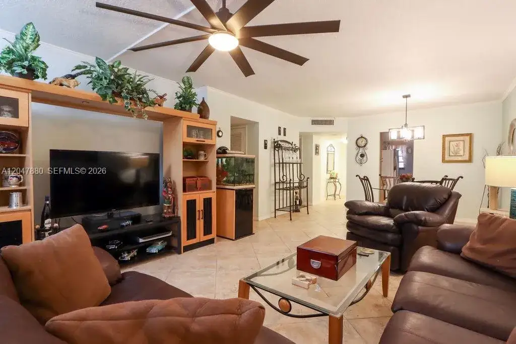 3575 Broken Woods Dr # 303, Coral Springs FL 33065