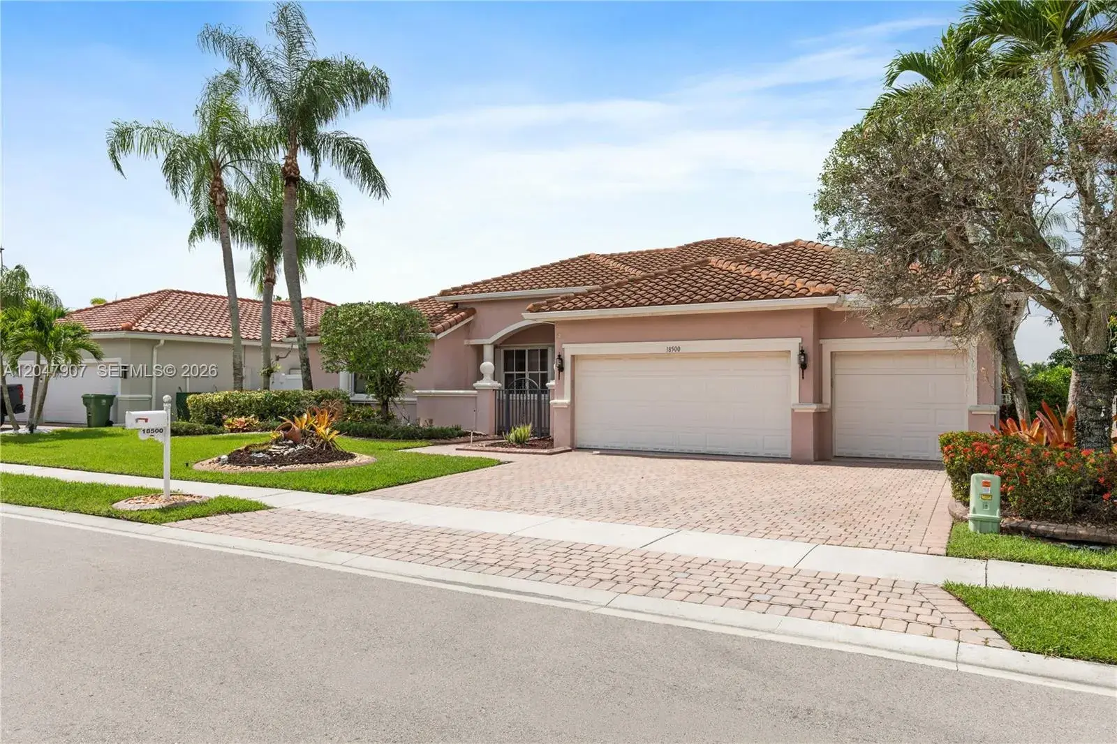 18500 SW 7th St, Pembroke Pines FL 33029