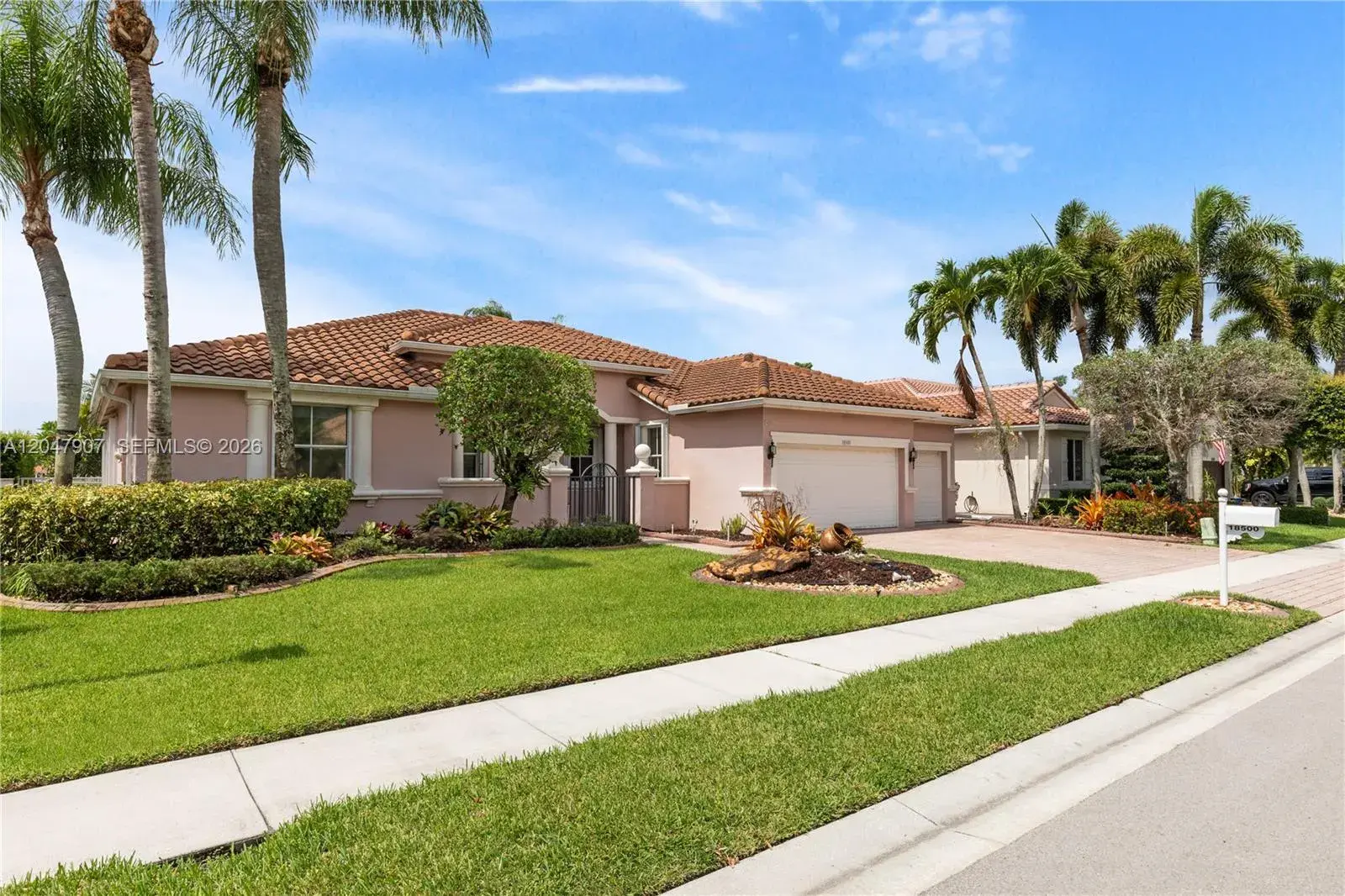 18500 SW 7th St, Pembroke Pines FL 33029