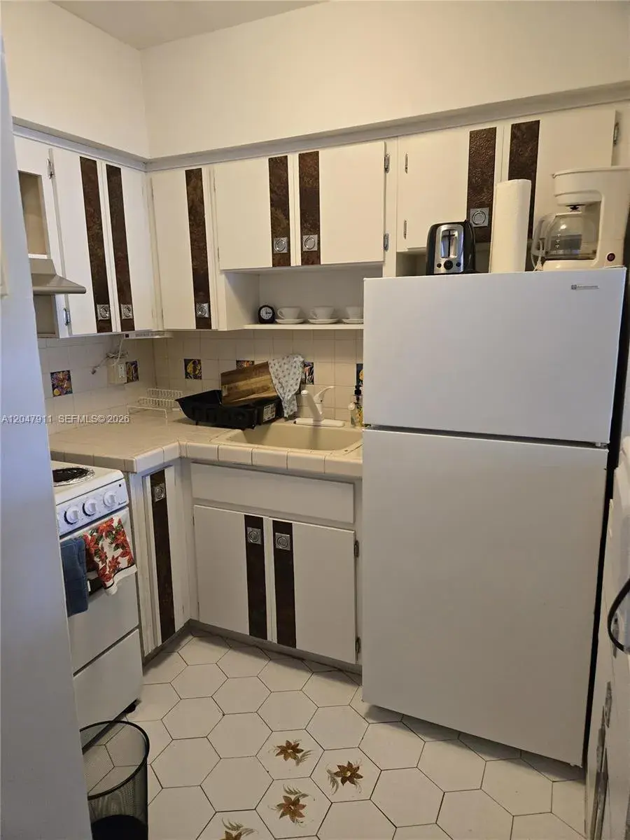 2001 S Ocean Dr # 41, Hallandale Beach FL 33009