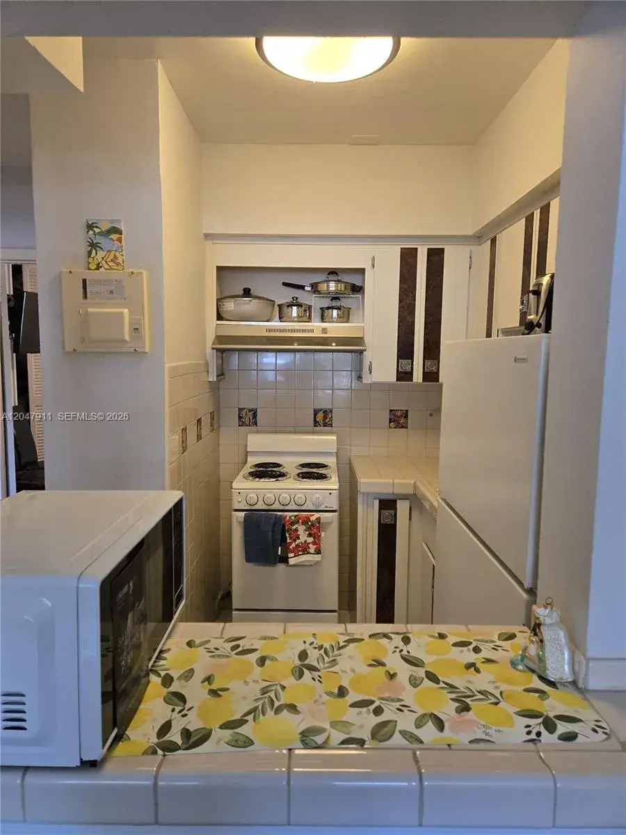 2001 S Ocean Dr # 41, Hallandale Beach FL 33009