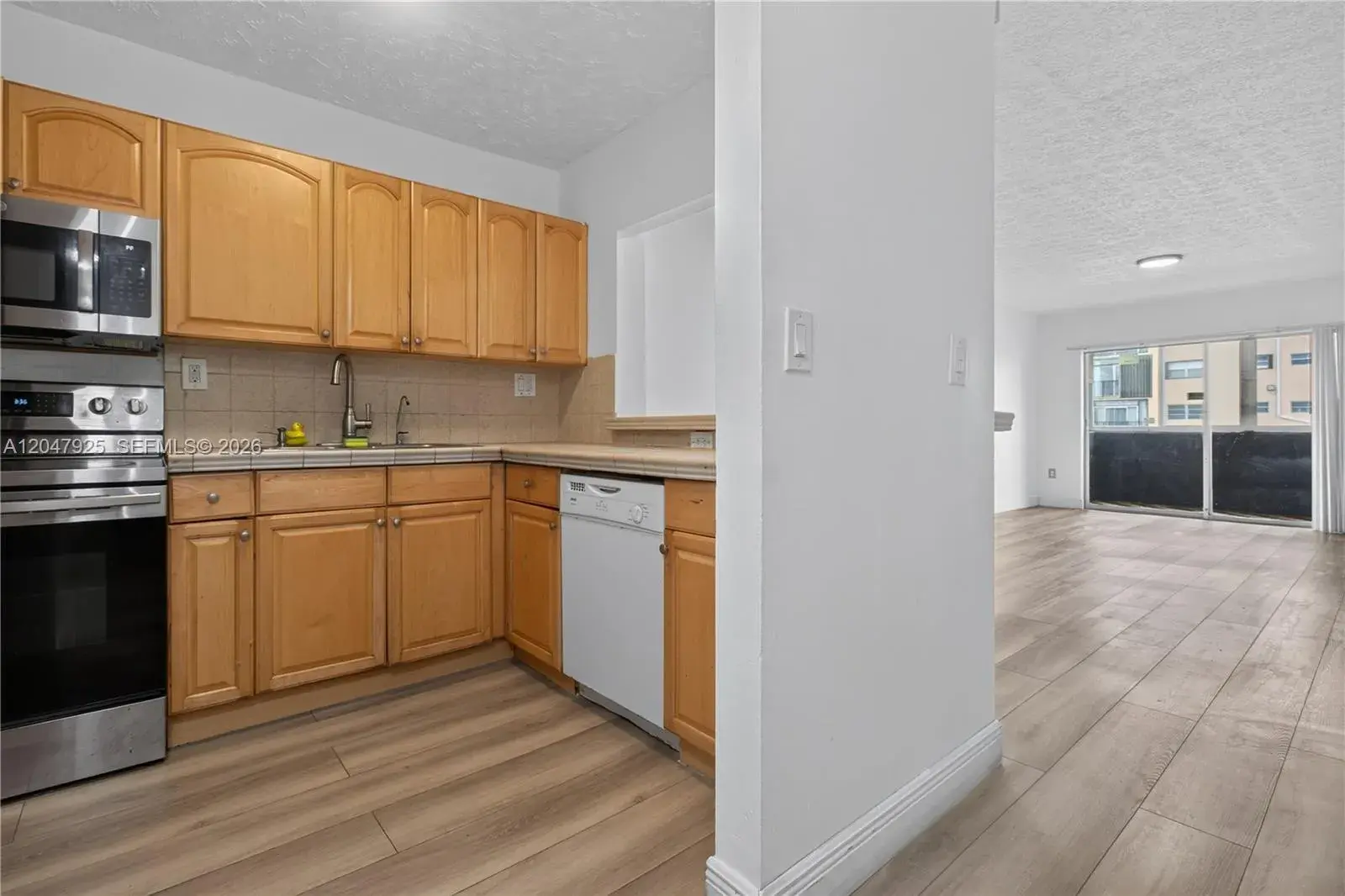 6070 W 18th Ave # 209, Hialeah FL 33012